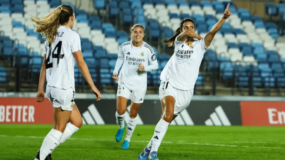 Alba Redondo celebrando uno de sus goles ante el Levante Badalona _ Recuperado de_ Defensa Central